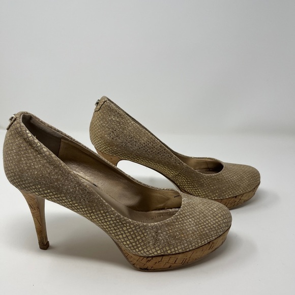 Tahari Gold Platform Heels Size 7.5 - Picture 7 of 9